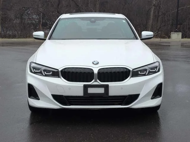 New 2024 Mineral White Metallic BMW 330i xDrive image 17