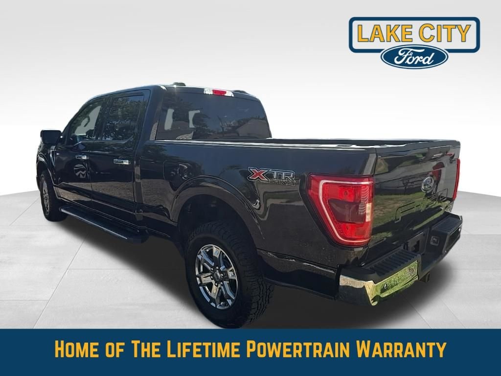 Used 2021 Agate Black Metallic Ford XLT image 3