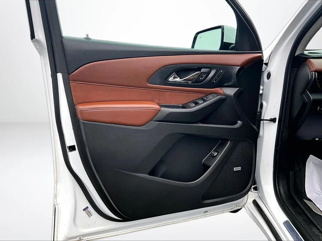 Used 2021 White Chevrolet High Country image 22