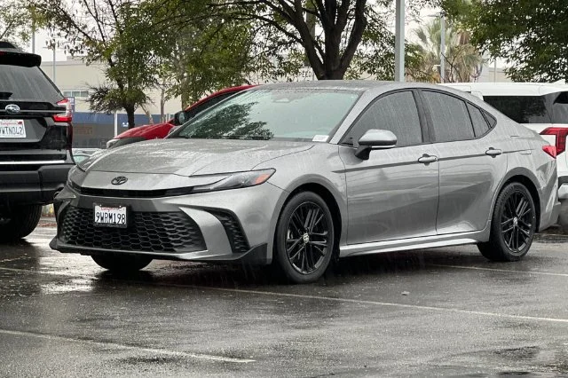 Used 2026  Toyota SE image 8
