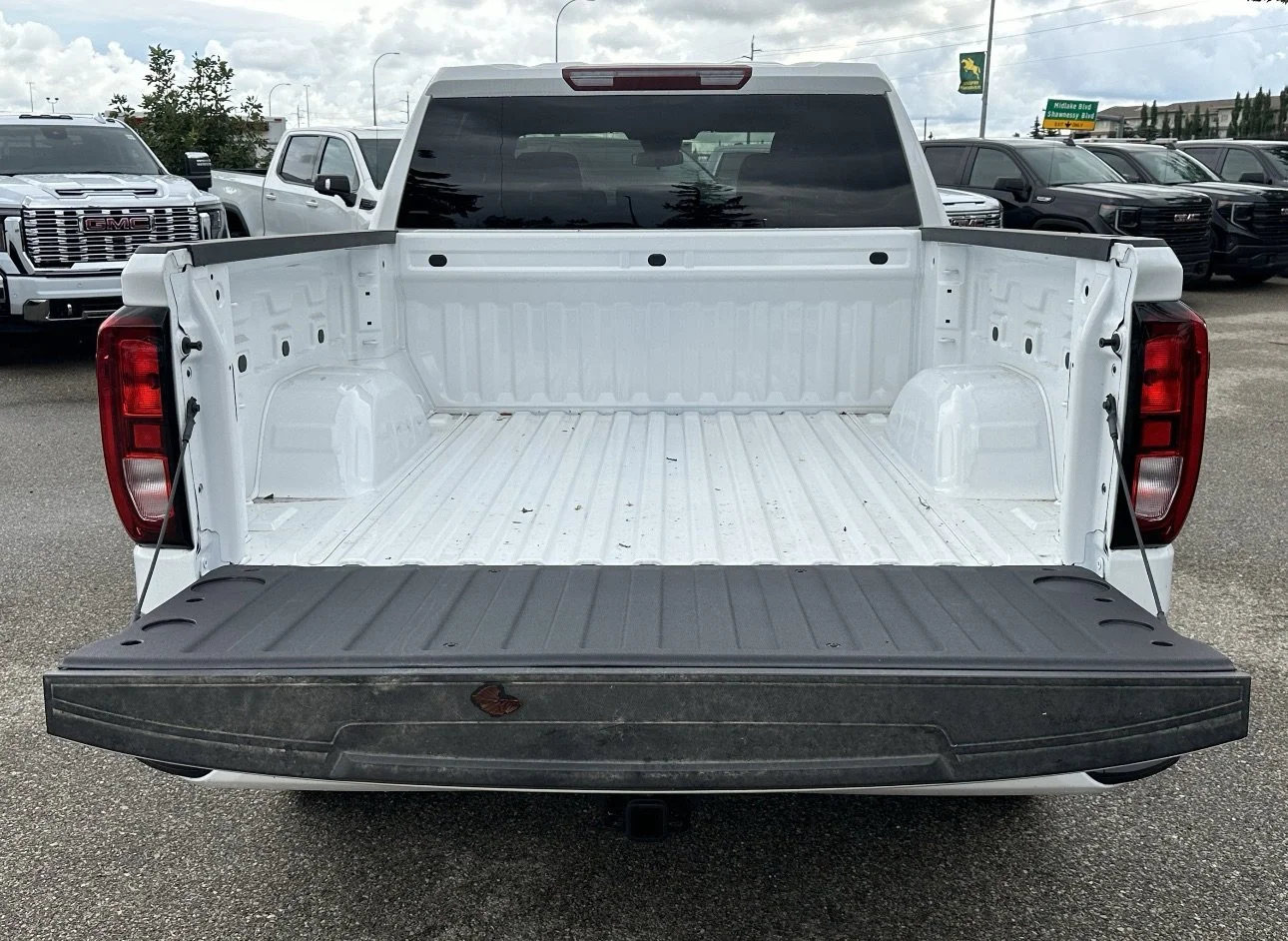 New 2026 Summit White GMC Pro image 8