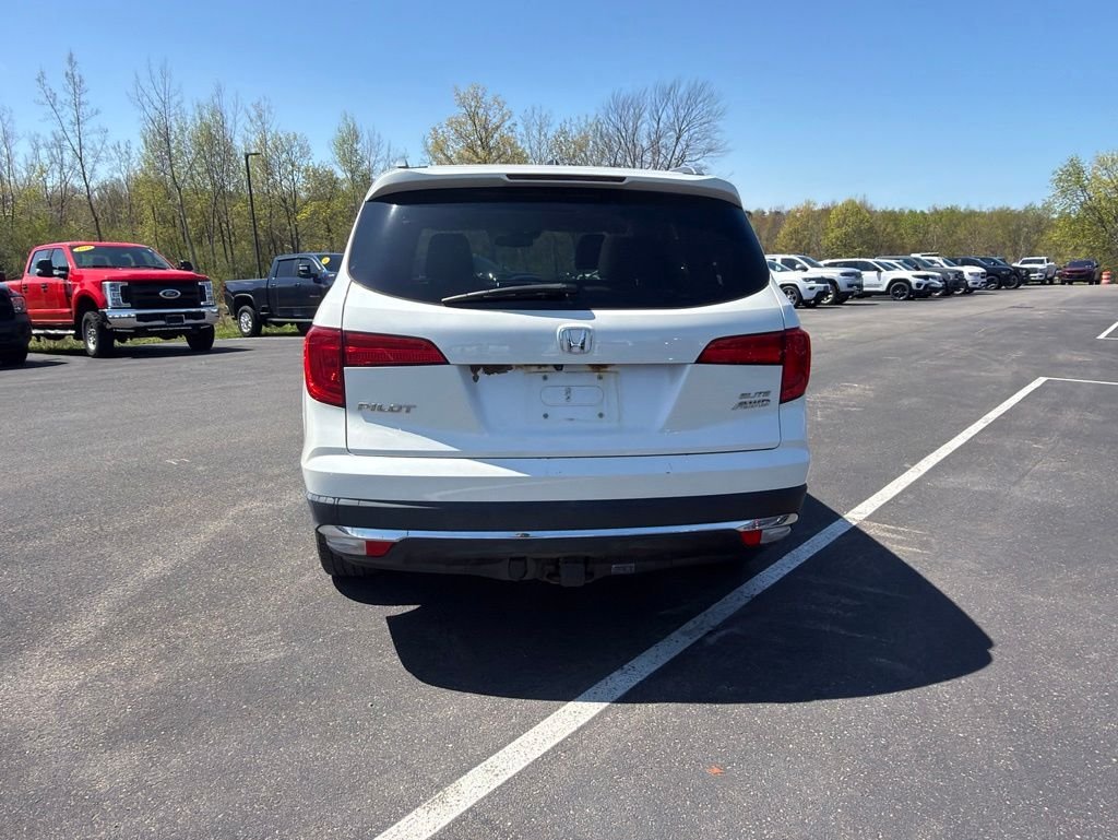 Used 2016 White Honda Elite image 6