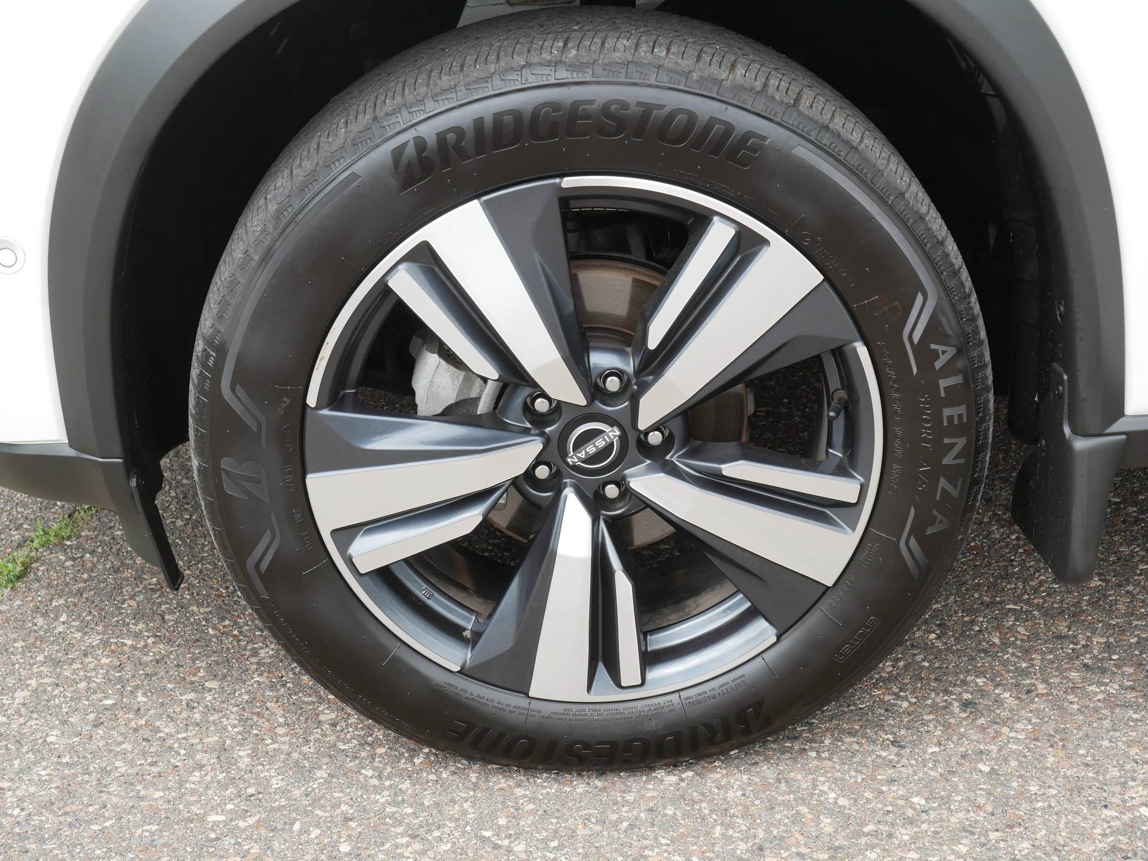 Certified Used 2023 Pearl White Tricoat Nissan SL image 15