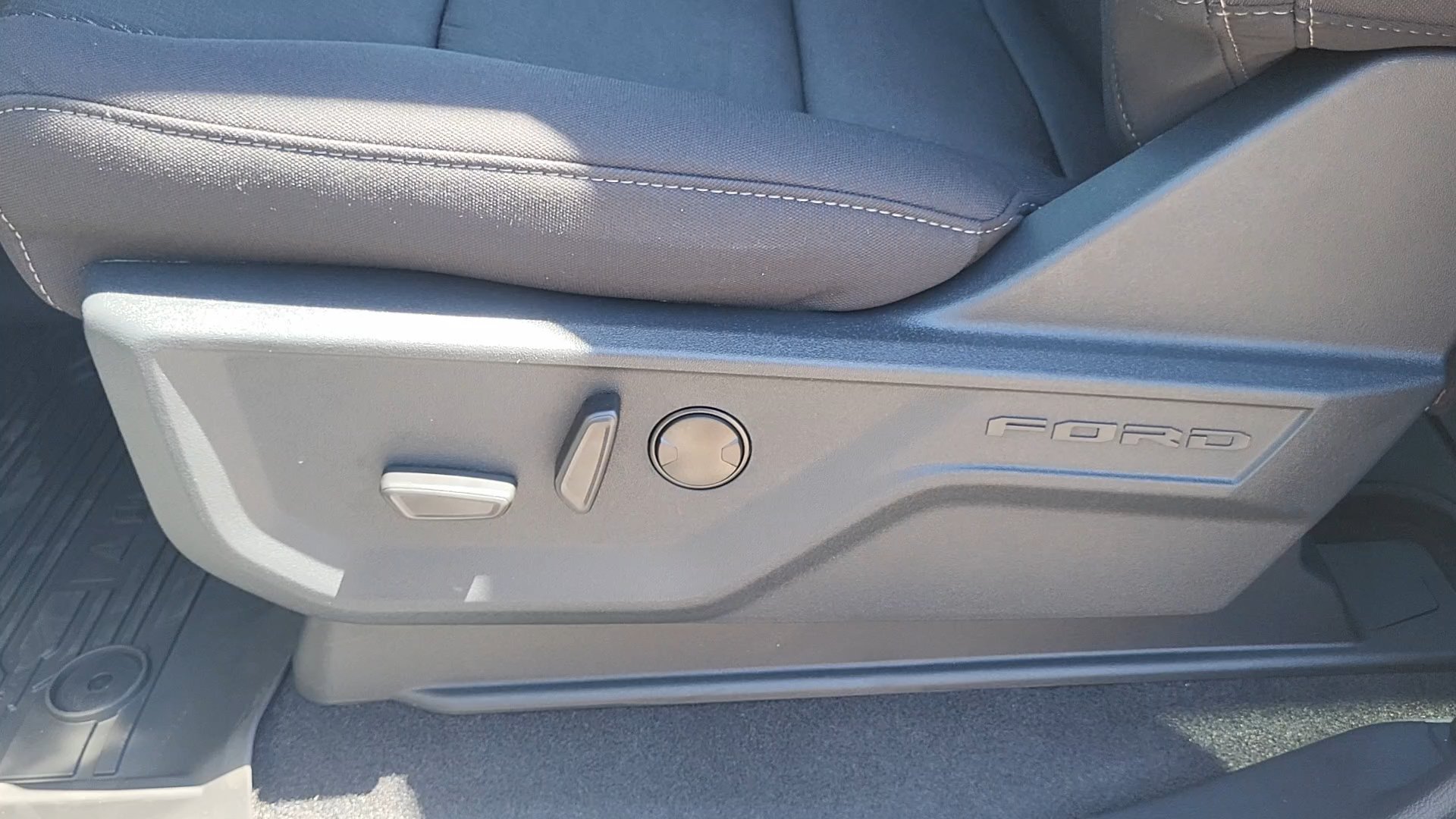 New 2026 Avalanche Ford XLT image 12