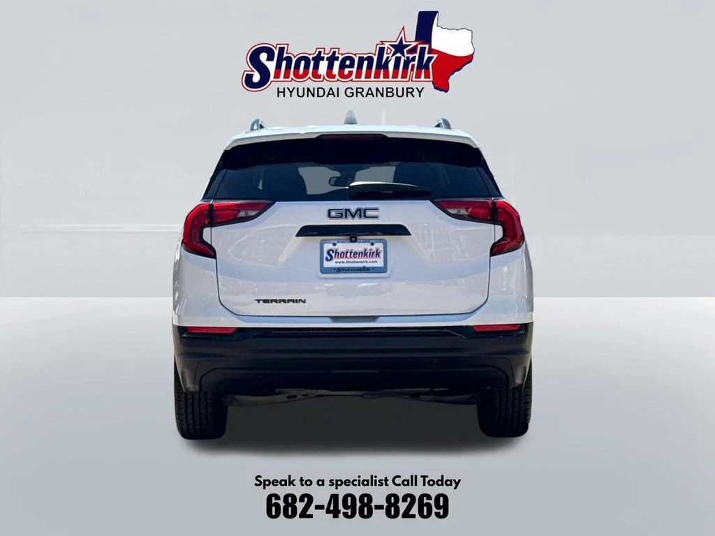 Used 2021 White GMC SLE image 6