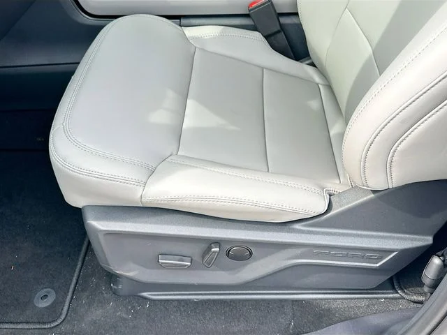 New 2026 Oxford White Ford Active image 14