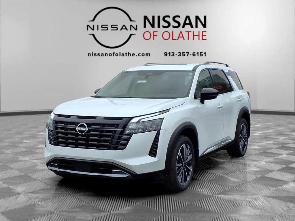 2026 Nissan Pathfinder Platinum 4WD's photo