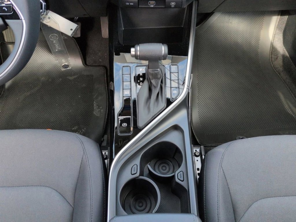 2026 Kia Niro LX - Photo 17
