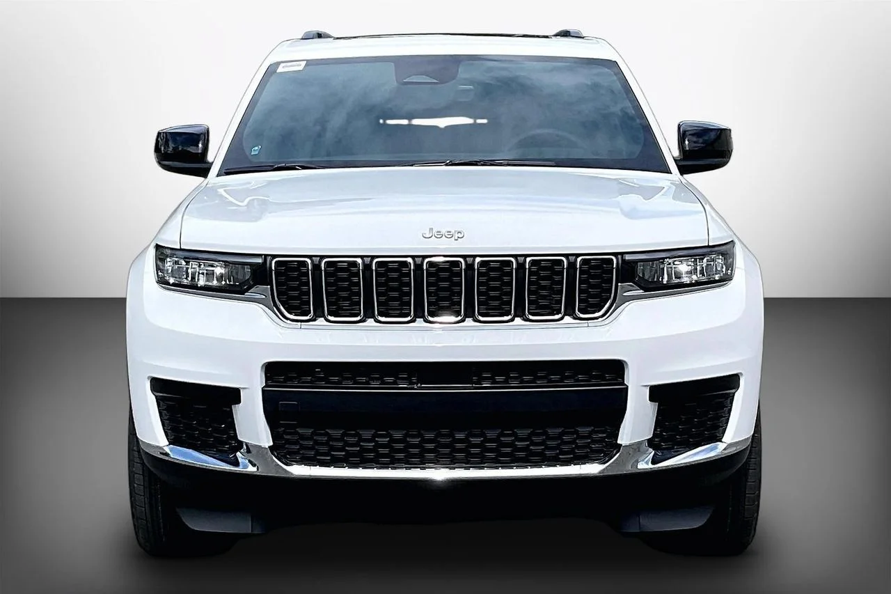 New 2026 Bright White Clearcoat Jeep Laredo X image 3