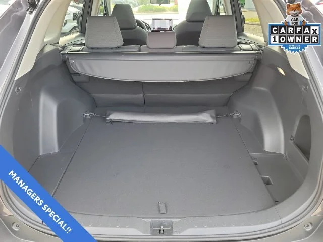 2025 Toyota RAV4 XLE - Photo 9