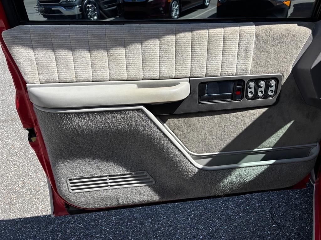 Used 1993 Red Chevrolet Base image 8