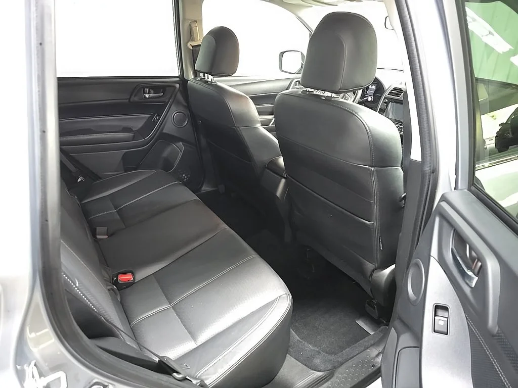 Used 2017 Ice Silver Metallic Subaru 2.5i Touring image 18