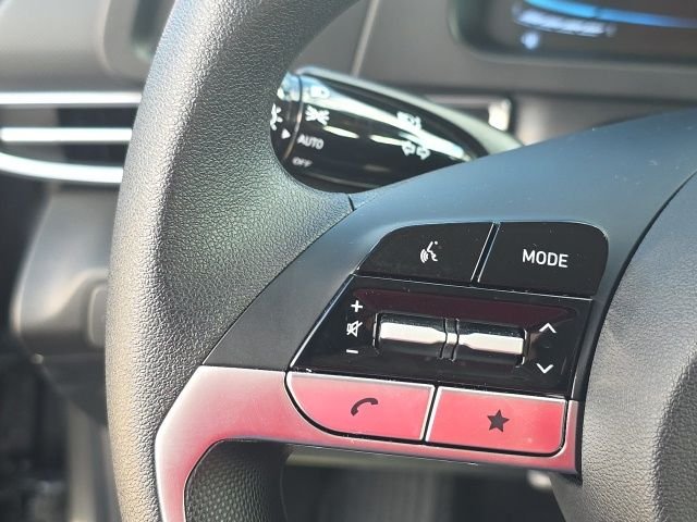 Used 2025 Gray Hyundai SE image 18