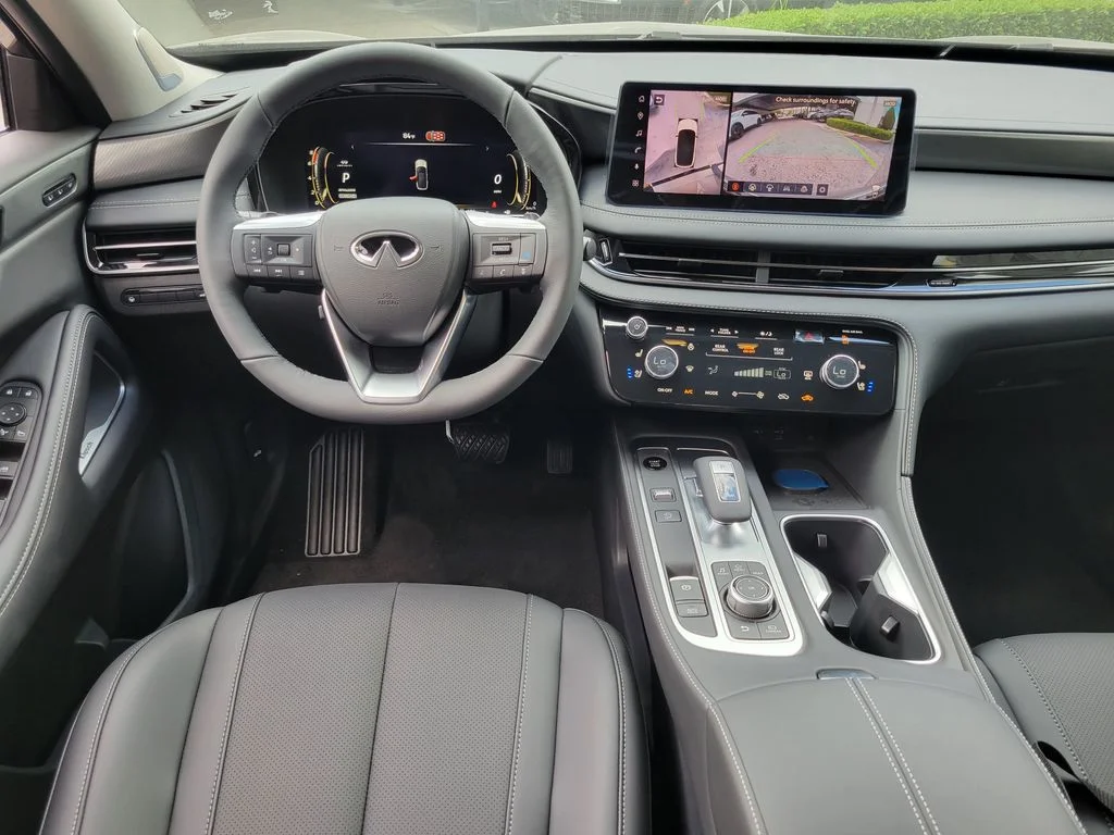 New 2027 HARBOR GRAY INFINITI Luxe FWD image 9