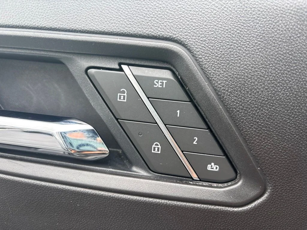 Used 2025 Gray Chevrolet ZR2 image 17