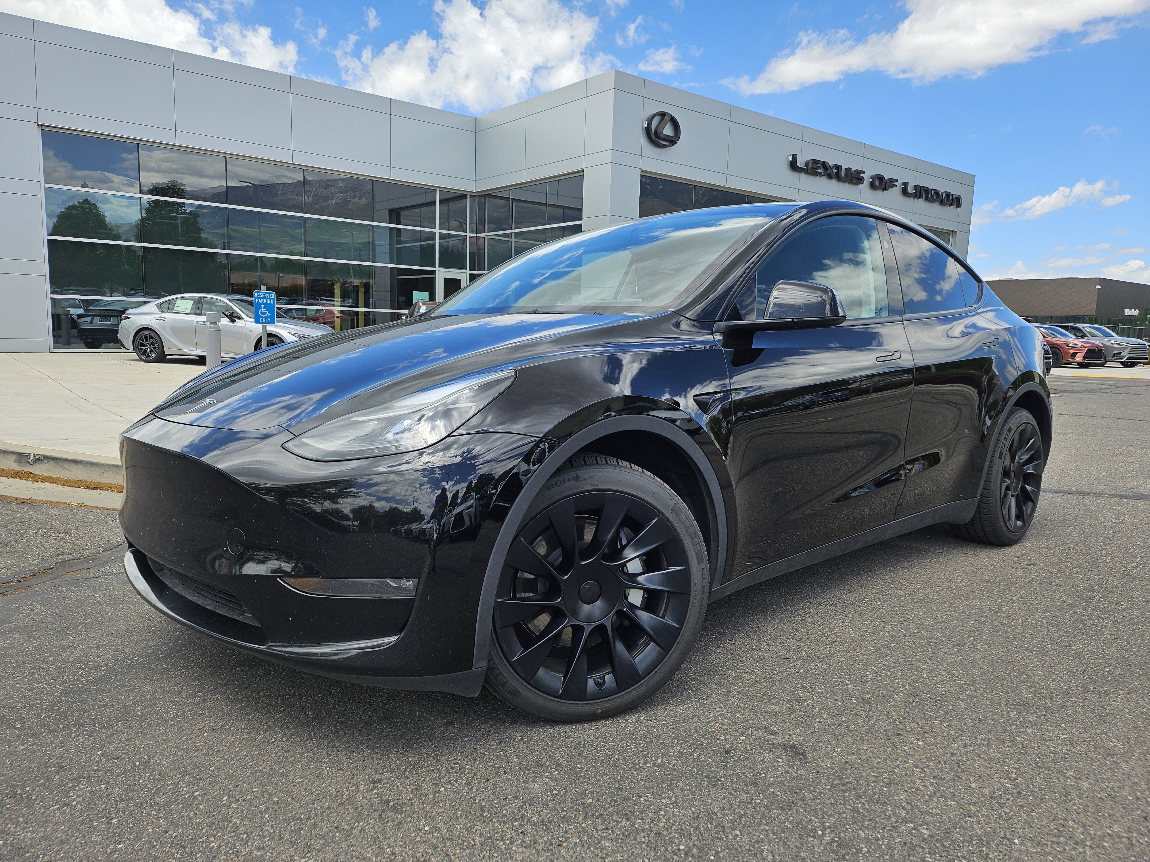 2023 Tesla Model Y Long Range Dual Motor All-Wheel Drive's photo