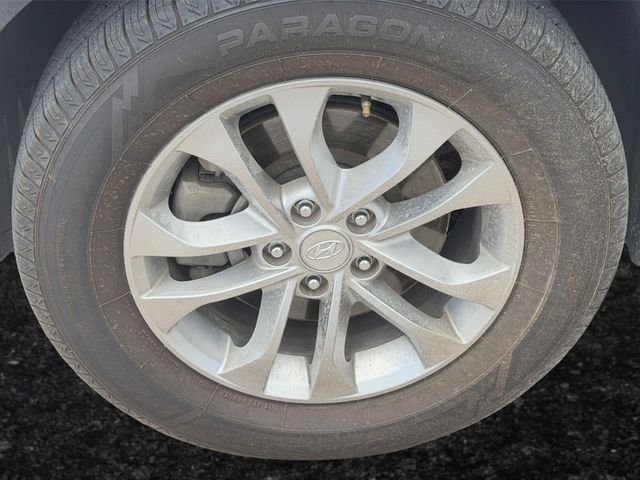 Used 2019 Black Hyundai SE image 23