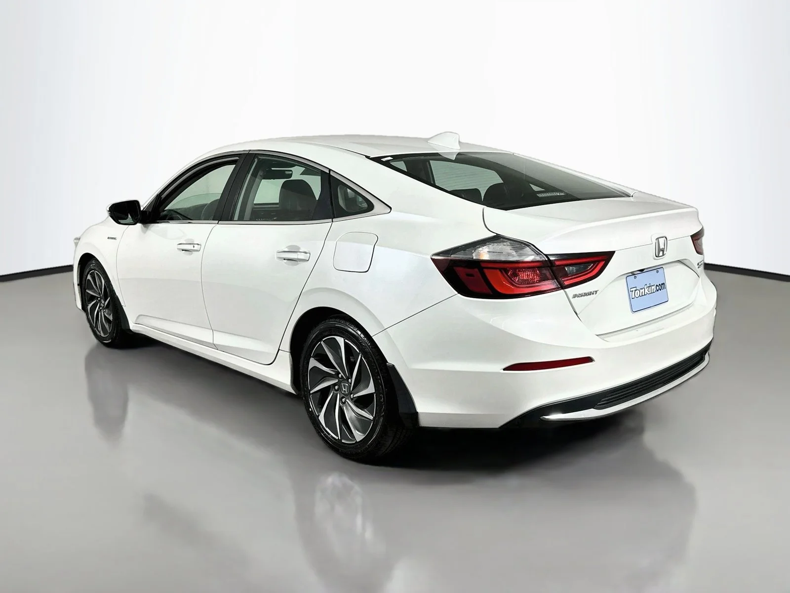 Used 2019 White Orchid Pearl Honda Touring image 5