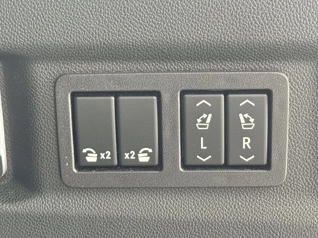 Used 2023 Gray Chevrolet Premier image 19
