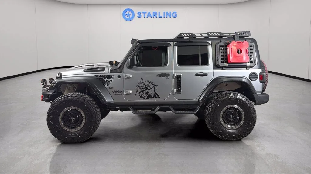 Used 2021 Silver Jeep Unlimited Willys image 3