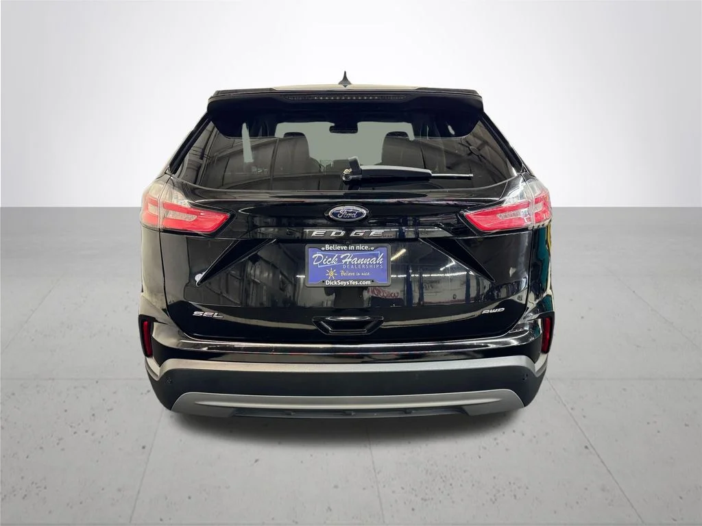 Used 2023 Black Ford SEL image 5