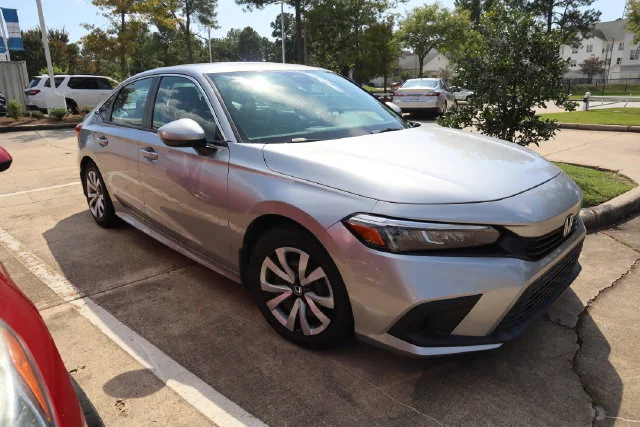 Used 2023 Lunar Silver Metallic Honda LX image 3