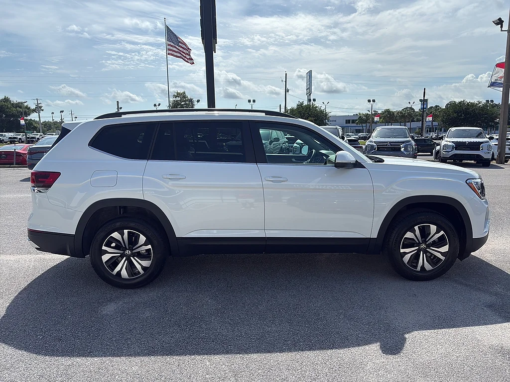 New 2026 Opal White Pearl Volkswagen 2.0T SE FWD image 4