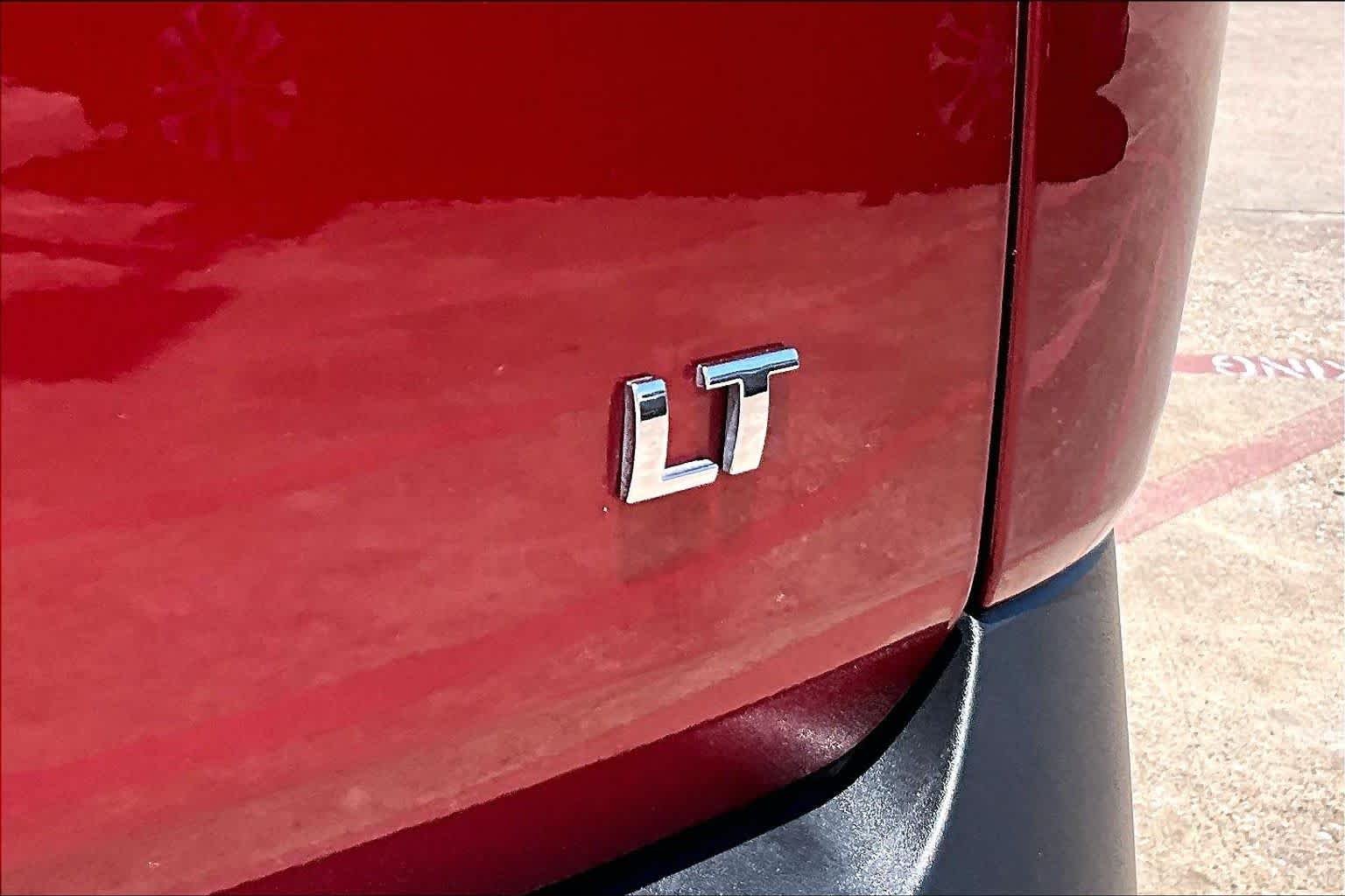 Used 2023 Radiant Red Tintcoat Chevrolet LT Cloth image 13