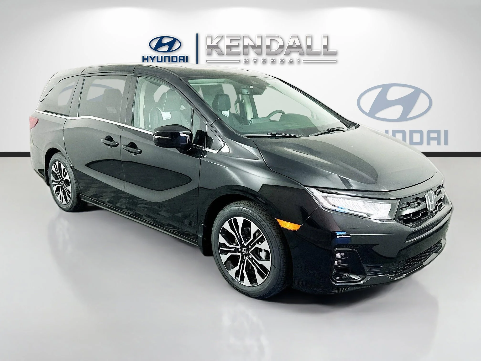 2025 Honda Odyssey Elite's photo