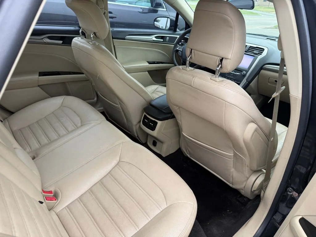 Used 2013 Black Ford SE image 5