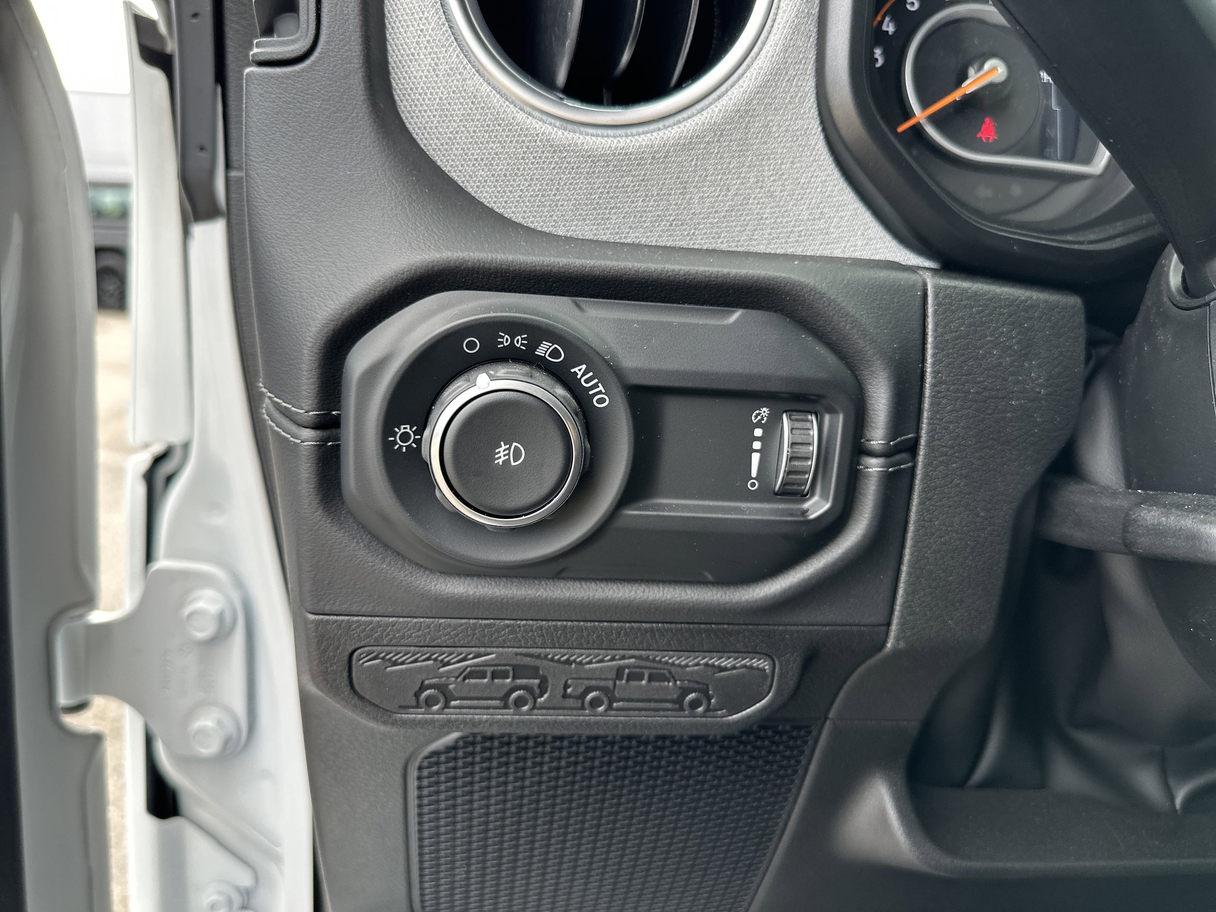 2025 Jeep Wrangler 4-Door Sahara - Photo 31