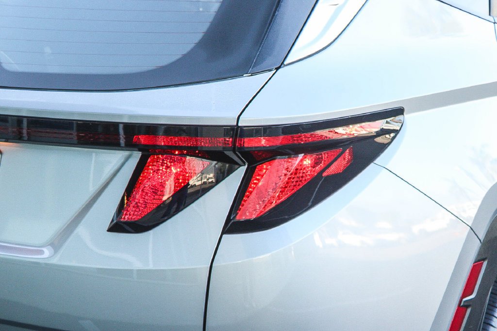 Certified Used 2024 Silver Hyundai SE image 10