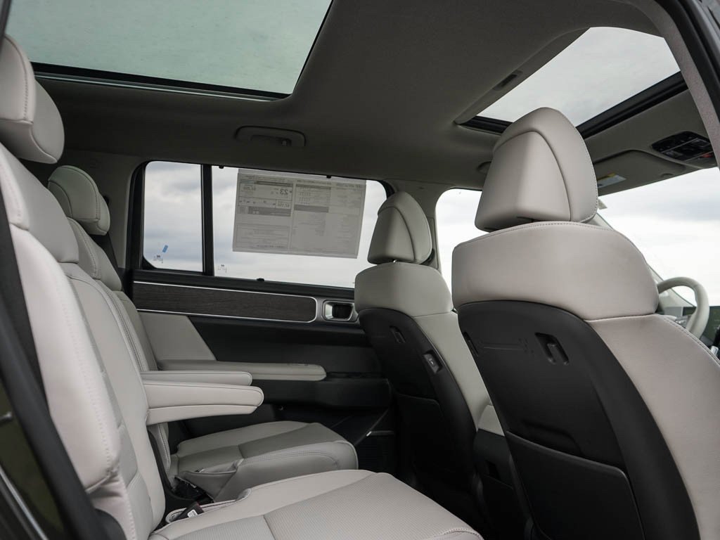 New 2026 Rockwood Green Hyundai Limited 6P AWD image 13