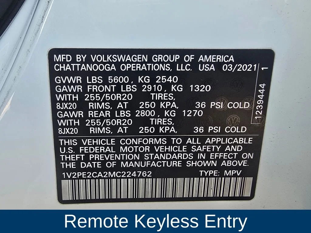 Used 2021 Gray Volkswagen 3.6L V6 SE w/Technology R-Line image 10