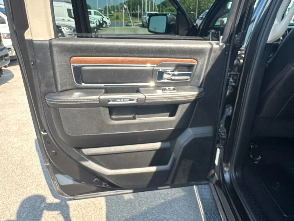 Certified Used 2018 Brilliant Black Crystal Pearlcoat Ram Laramie image 34