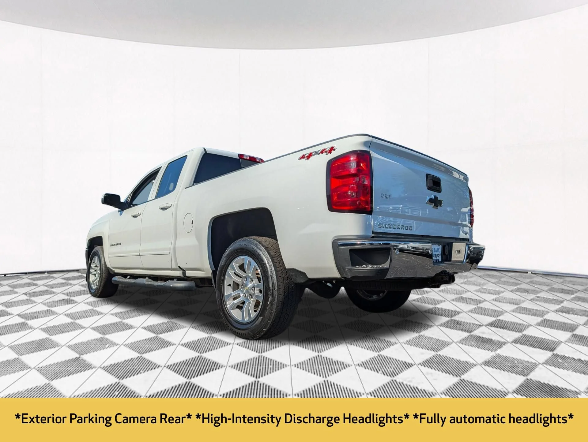Used 2017 SUMMIT WHITE Chevrolet LT image 10