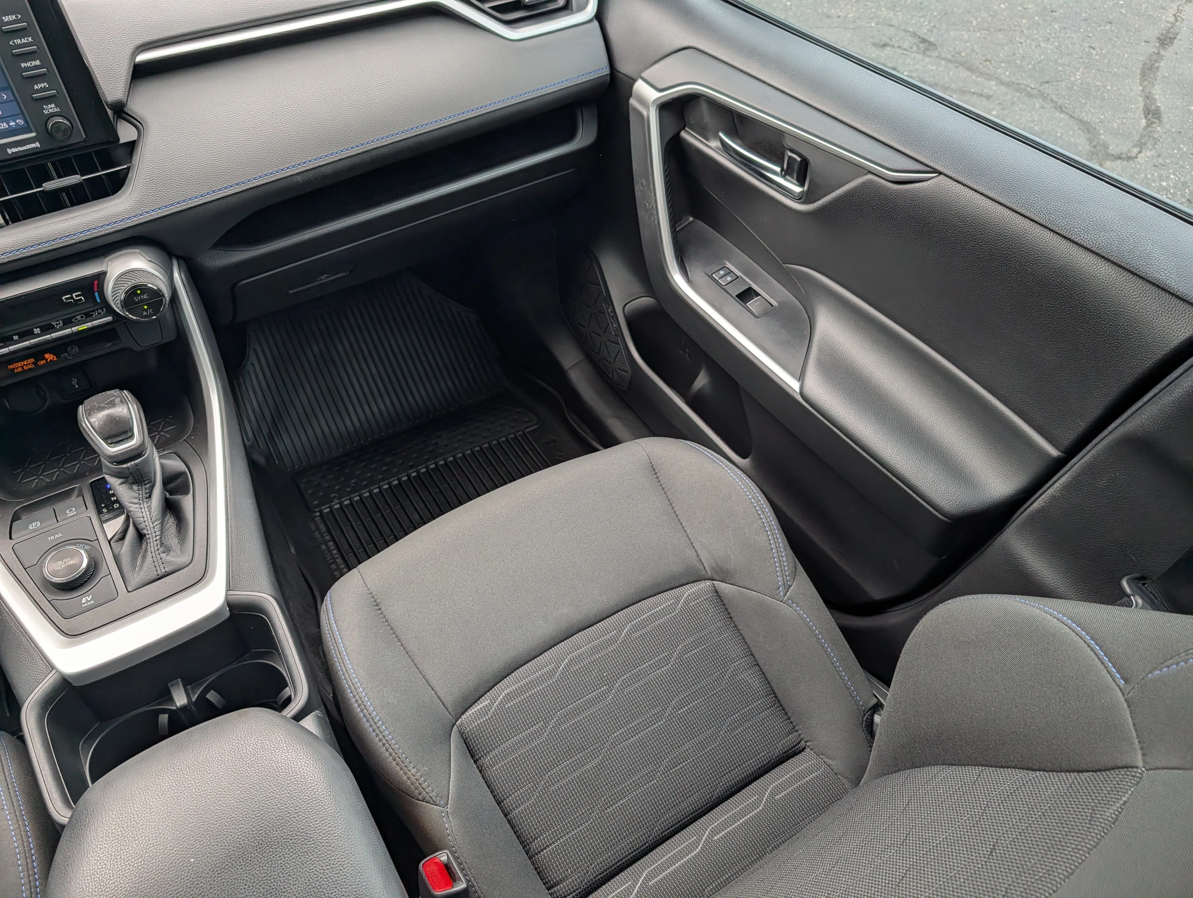Used 2022 Magnetic Gray Metallic Toyota Hybrid SE image 11