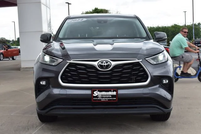 Used 2024 Gray Toyota LE image 3