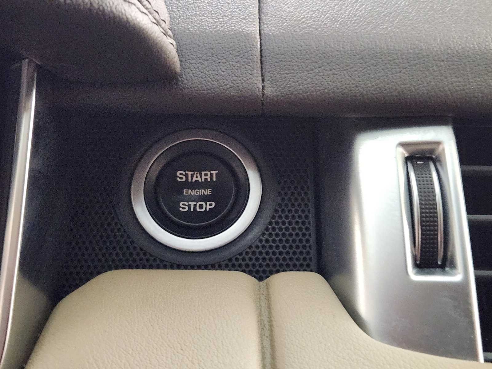 Used 2020 Fuji White Land Rover HSE - Turbo i6 MHEV image 21