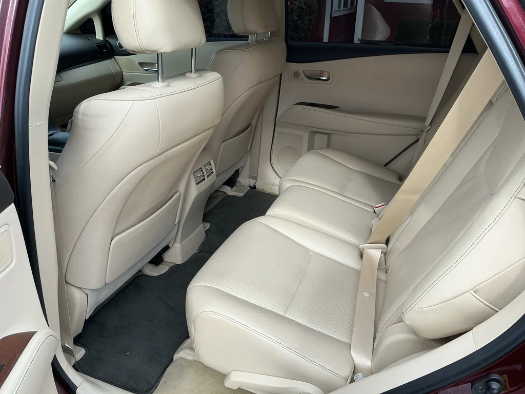 Used 2013 Claret Mica Lexus Base image 9