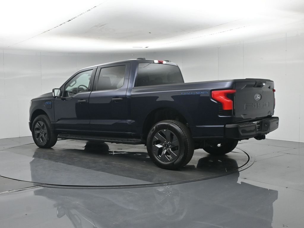 Used 2024 Blue Ford XLT image 7