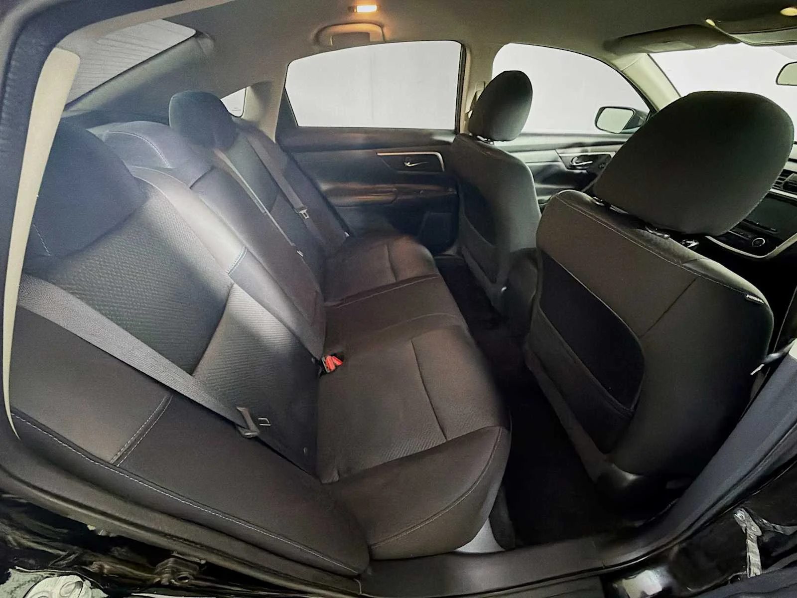 Used 2018 Super Black Nissan 2.5 SR image 23