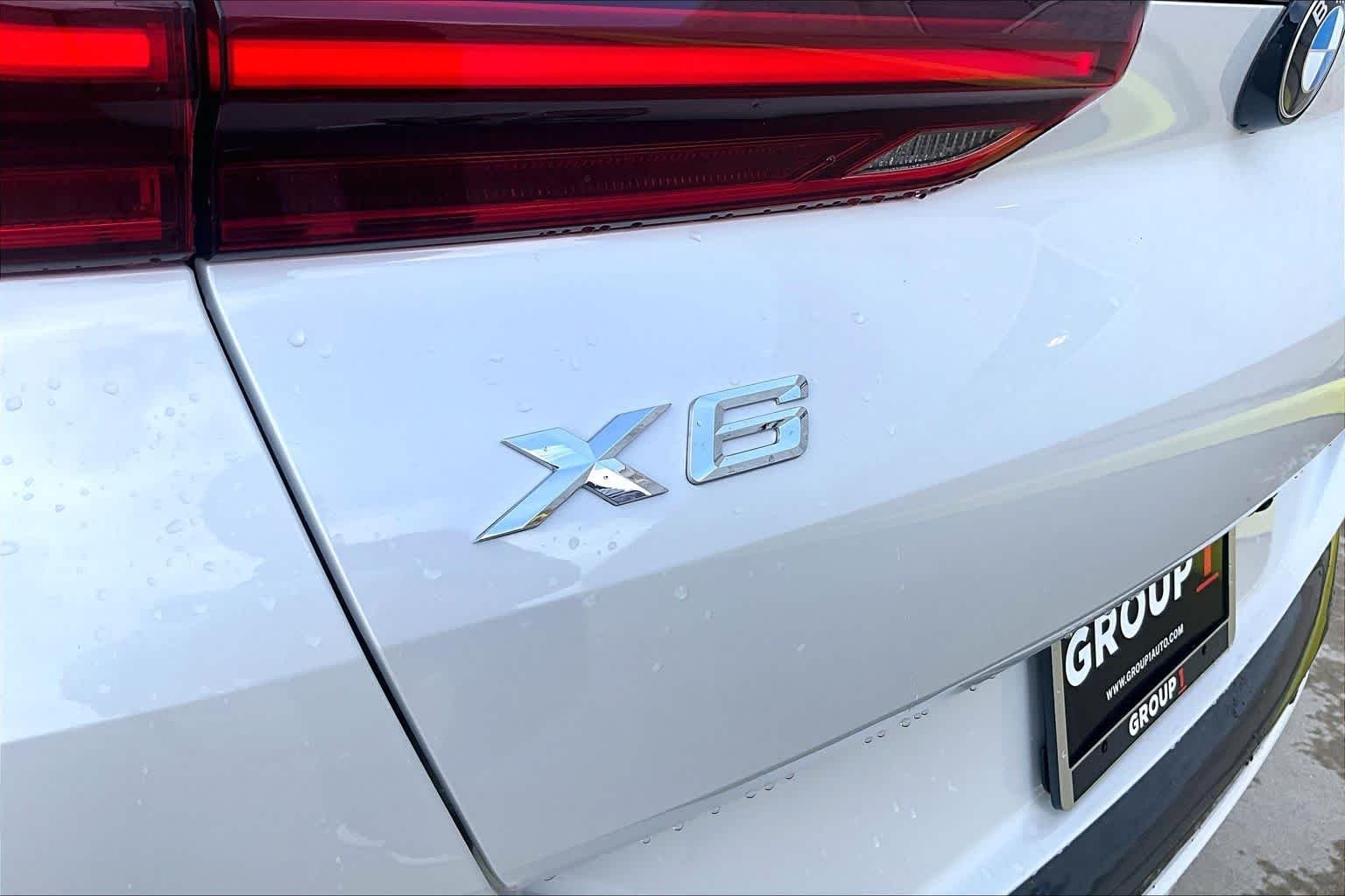 Used 2024 Mineral White Metallic BMW xDrive40i image 28
