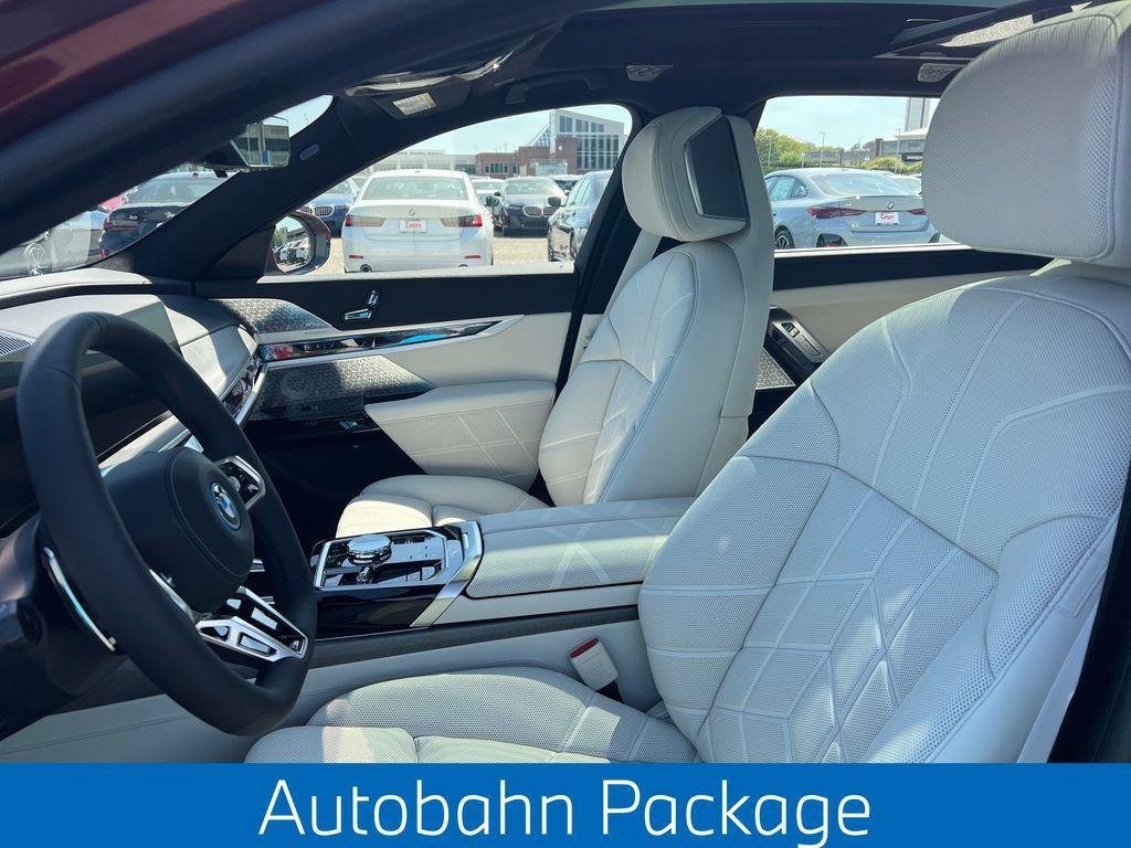 New 2026 Aventurin Red Metallic BMW 750e xDrive image 3
