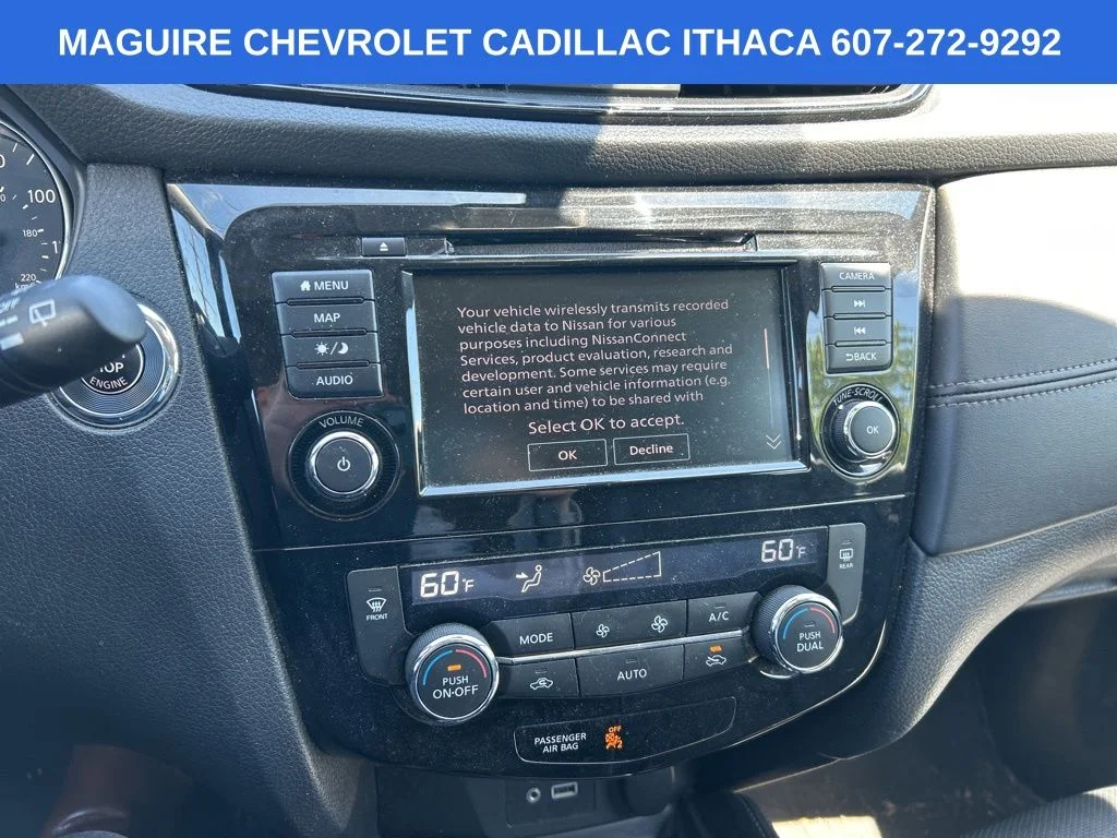 Used 2019 Silver Nissan SL image 18