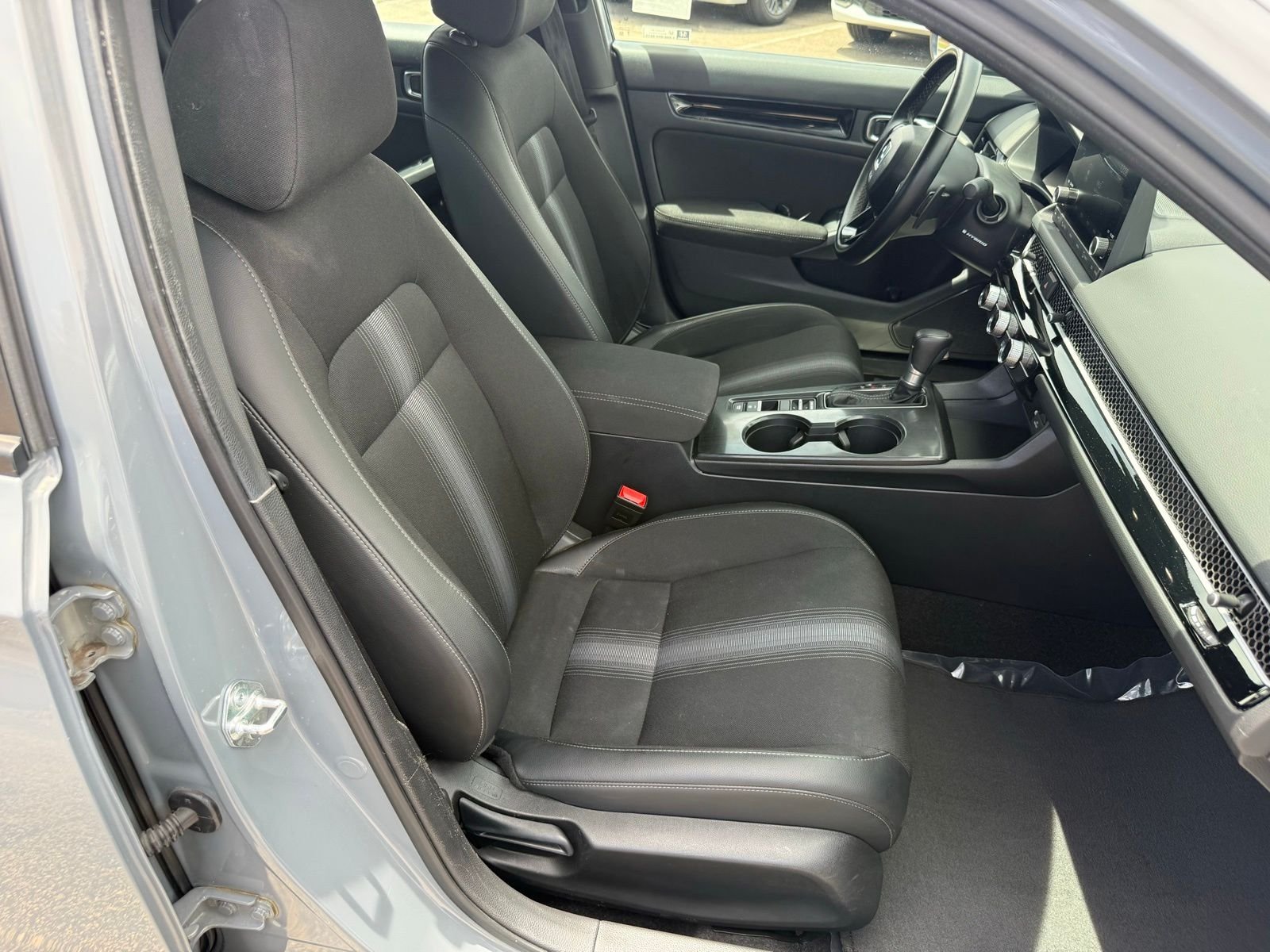 2025 Honda Civic Sport - Photo 32