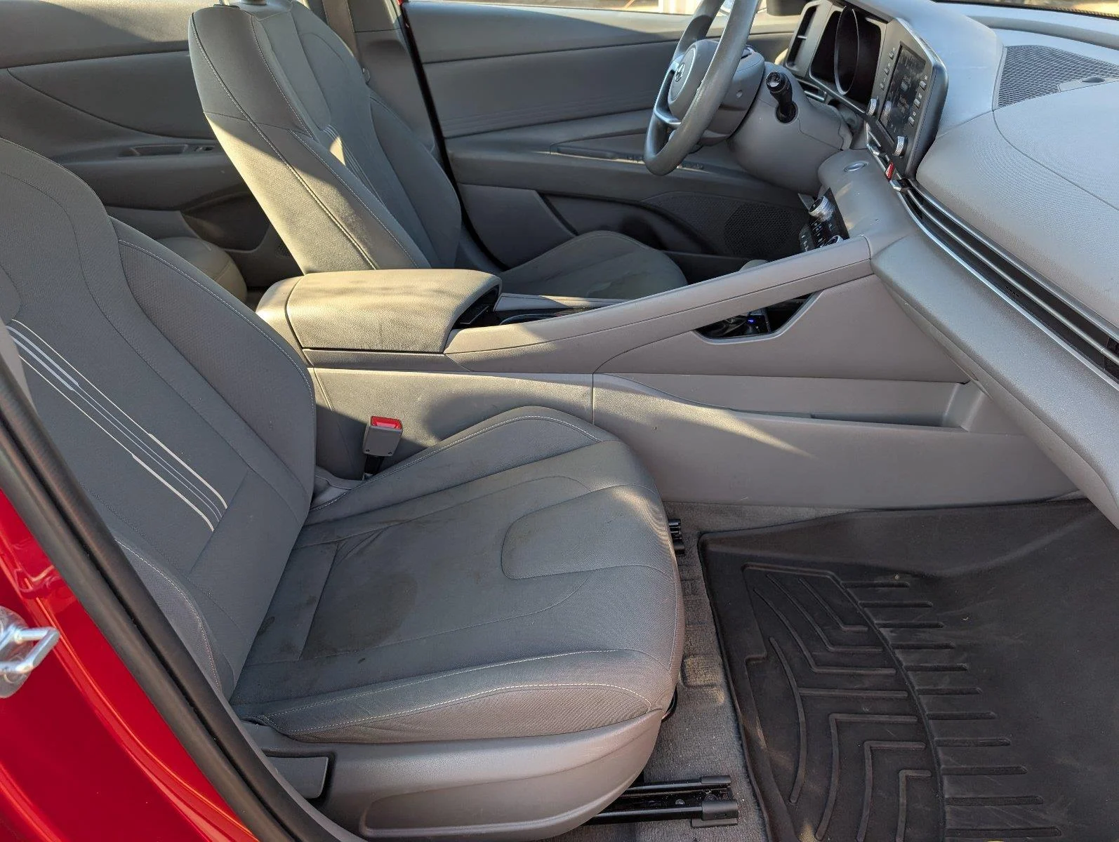 Used 2022 Scarlet Red Pearl Hyundai Blue image 40