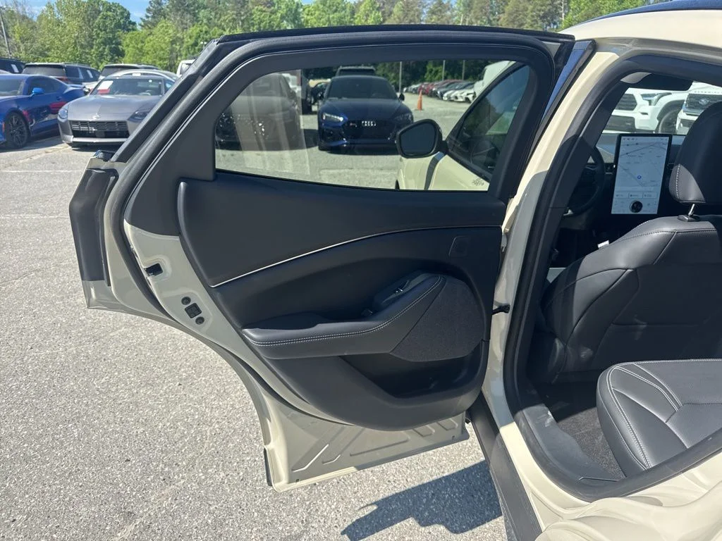 Used 2025 Beige Ford Premium image 28