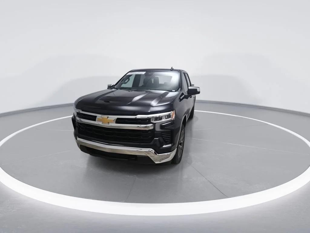 Used 2024 Gray Chevrolet LT image 3