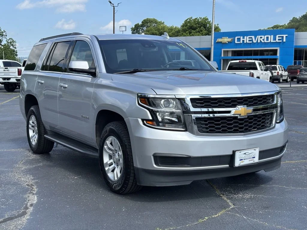 Used 2018 SILVER ICE METALLIC Chevrolet LT image 4